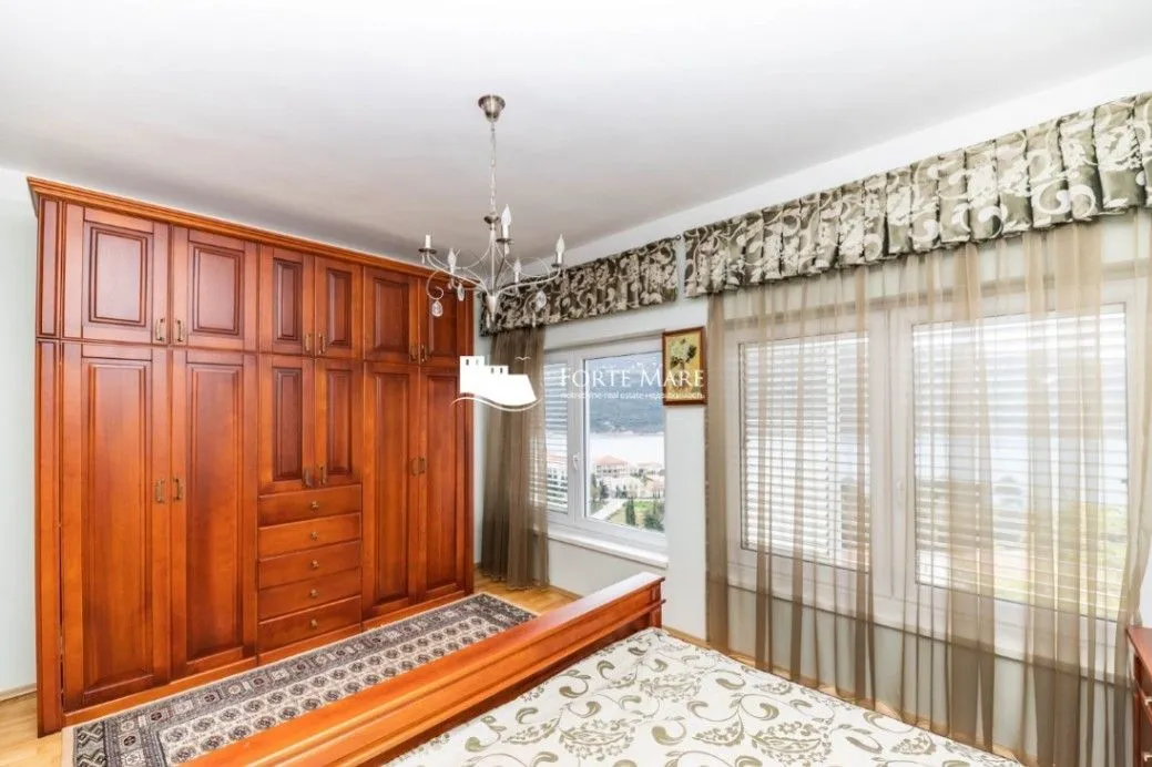 Prodaja, kuća, 225m², Kumbor, Herceg Novi