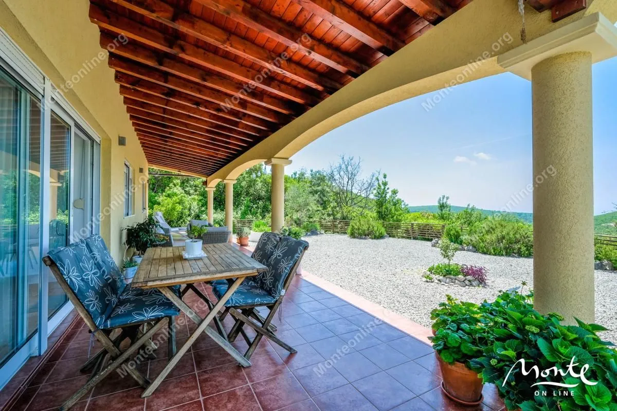 Sale, house, 177m², Krimovica, Kotor