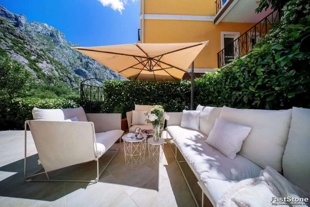 Prodaja, dvosoban stan, 63m², Orahovac, Kotor