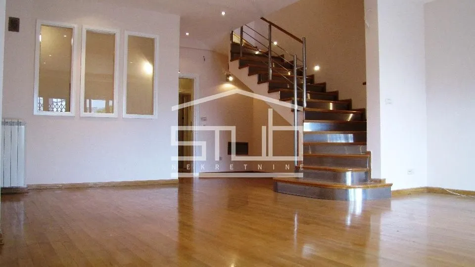 Sale, house, 215m², Savski Venac, Beograd