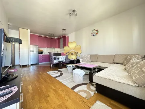 Izdavanje, jednosoban stan, 50m², City Kvart, Podgorica - image 2