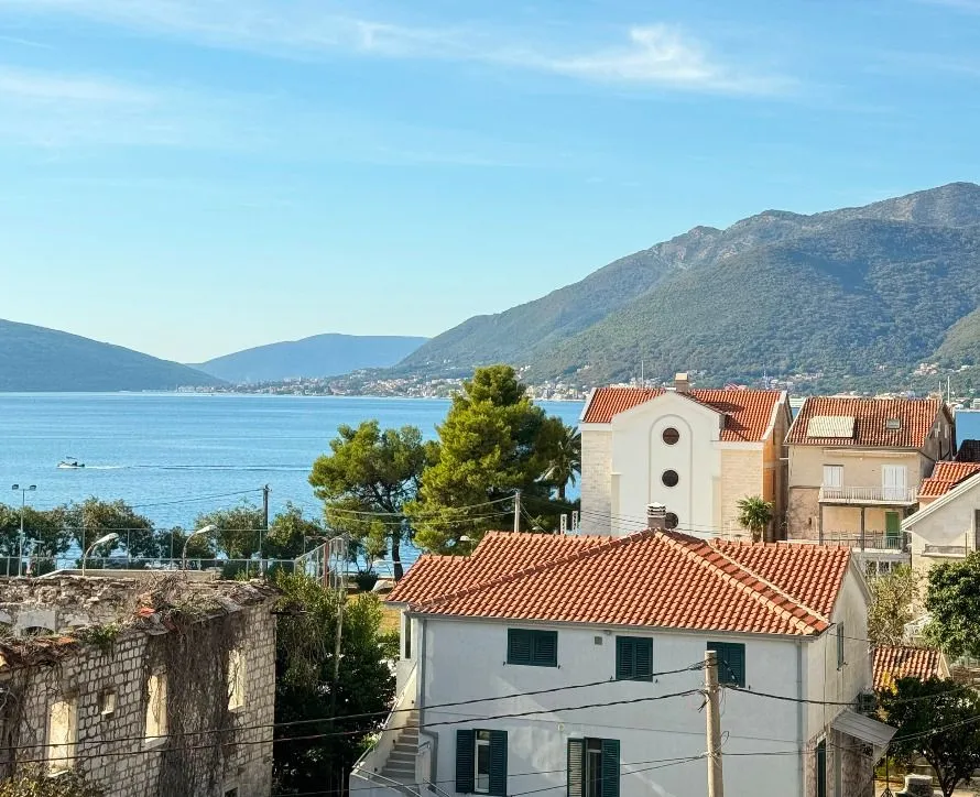 Prodaja, dvosoban stan, 50m², Donja Lastva, Tivat