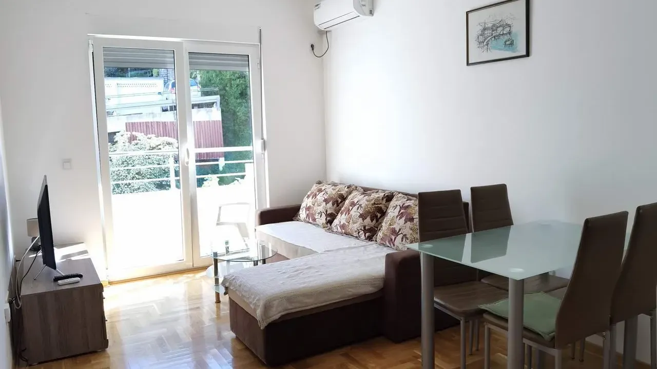 Rent, one bedroom apartment, 41m², Budva, Crna Gora