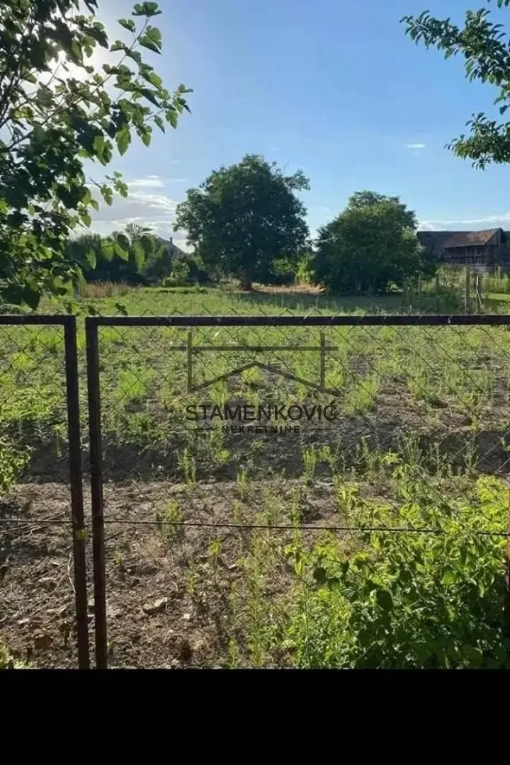Prodaja, kuća, 350m², Gibarac, Šid