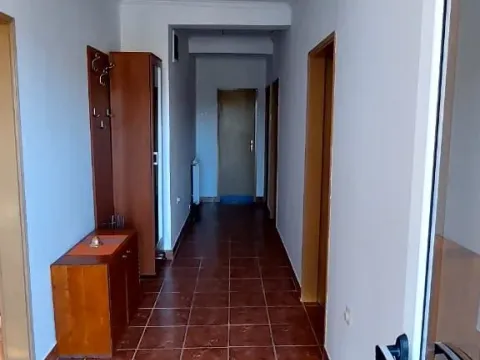 Rent, three bedroom apartment, 130m², Dahna, Podgorica - image 13