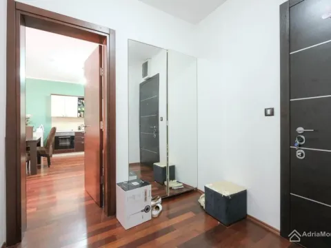 Prodaja, dvosoban stan, 85m², Dobrota, Kotor - image 9