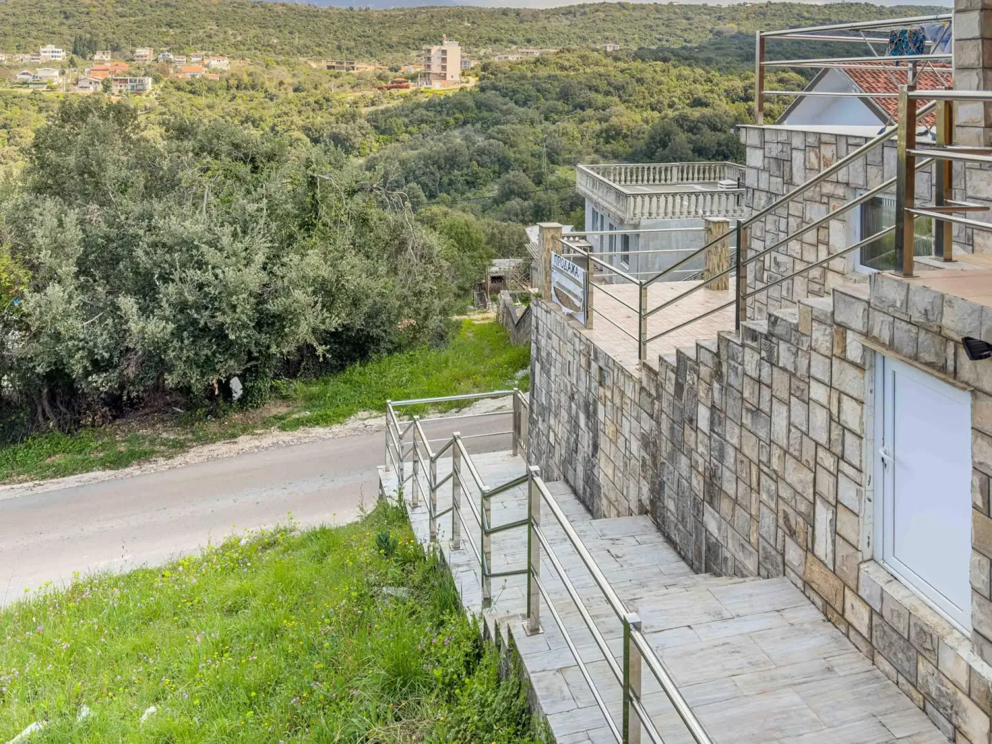 Prodaja, kuća, 160m², Utjeha, Bar