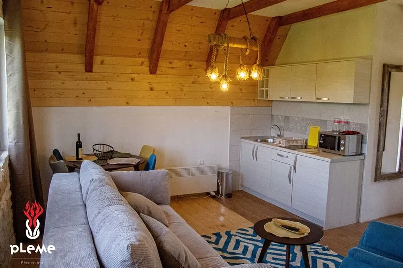 Prodaja, trosoban stan, 53m², Žabljak, Crna Gora