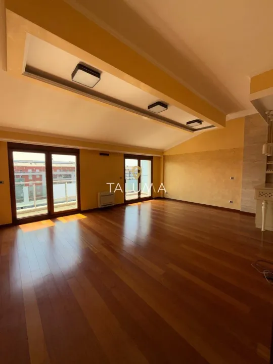 Izdavanje, trosoban stan, 138m², Preko Morače, Podgorica