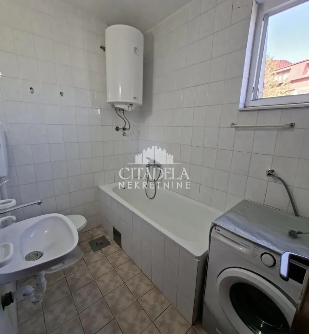 Izdavanje, jednosoban stan, 38m², Rakovica, Beograd