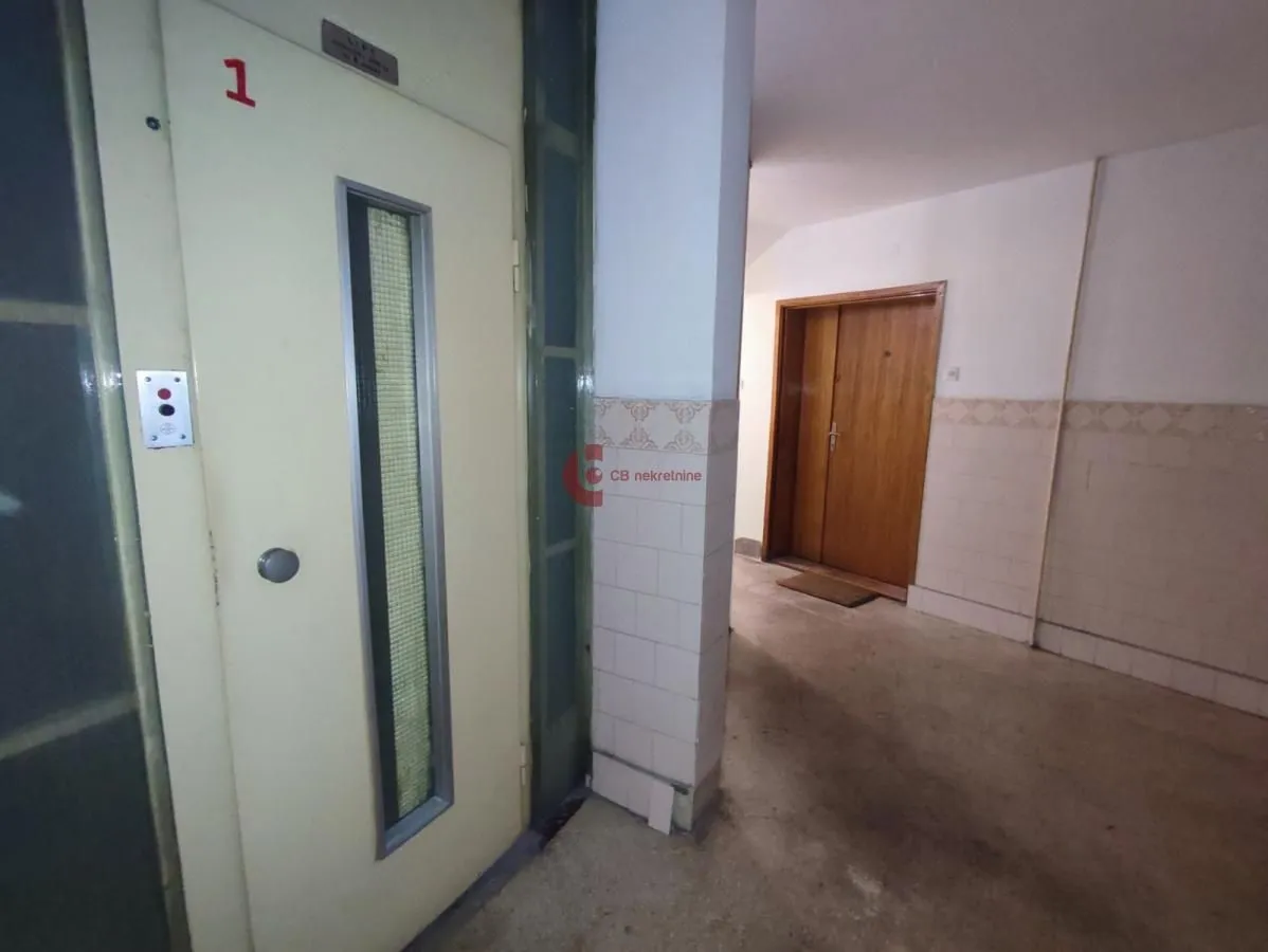 Prodaja, trosoban stan, 98m², Centar, Subotica
