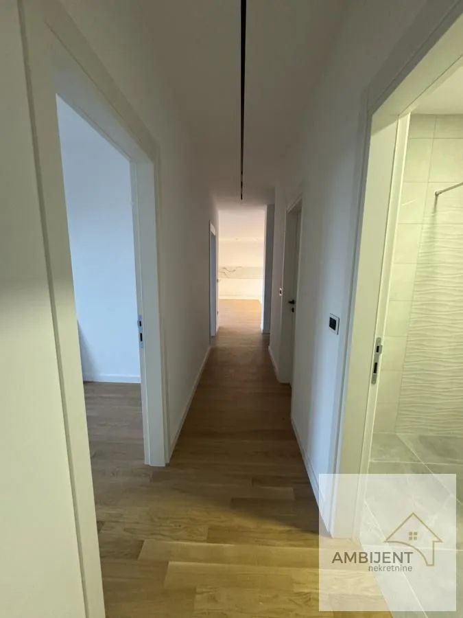 Prodaja, četvorosoban stan, 116m², Stari Banovci, Stara Pazova