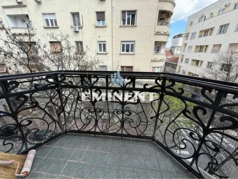 Izdavanje, trosoban stan, 130m², Stari Grad, Beograd - image 12