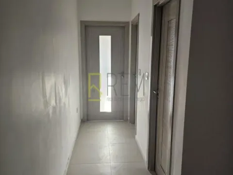 Prodaja, dvosoban stan, 69m², Šušanj, Bar - image 7