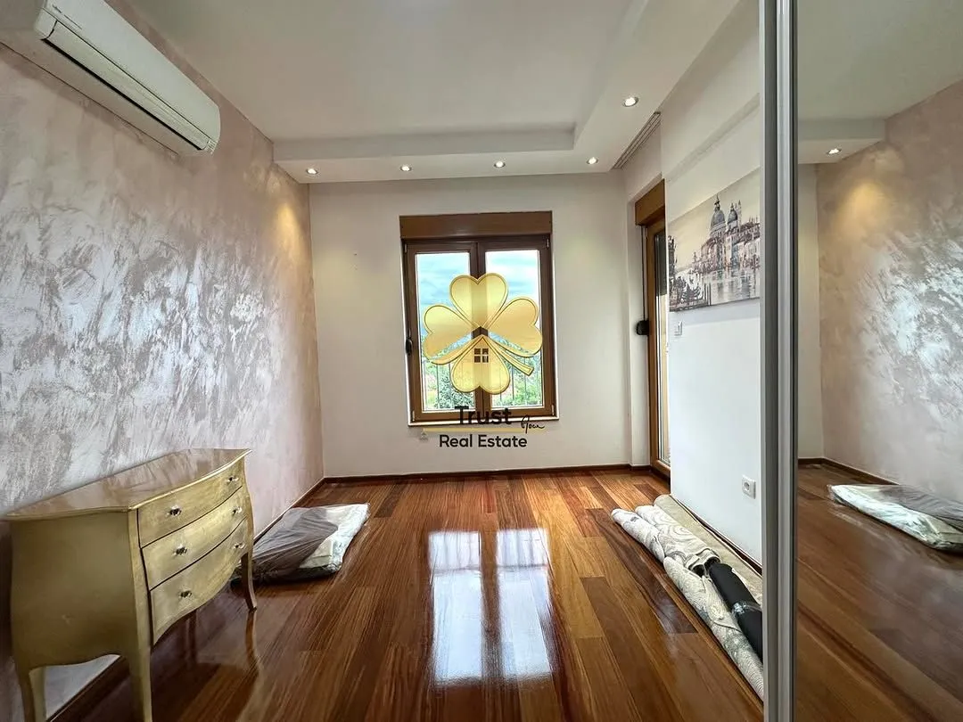 Rent, four bedroom apartment, 130m², Centar, Podgorica