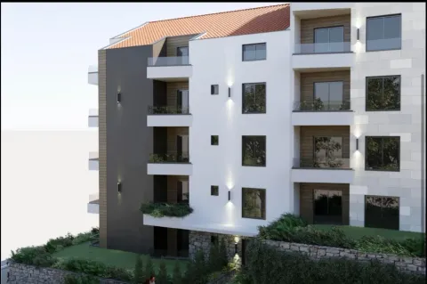 Spoljašnji izgled moderne stambene zgrade sa terasam i uređenim dvorištem. - image 7