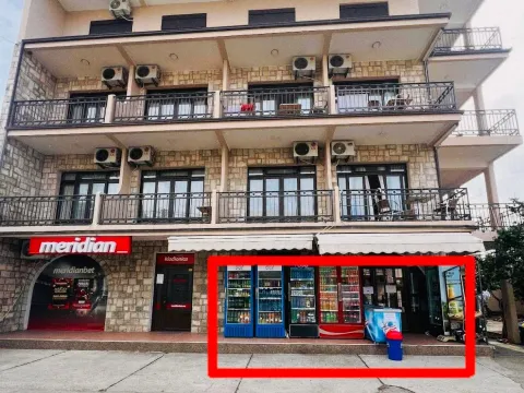 Poslovni prostor in Ilino