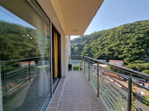 Rent, two bedroom apartment, 81m², Bečići, Budva - image 12