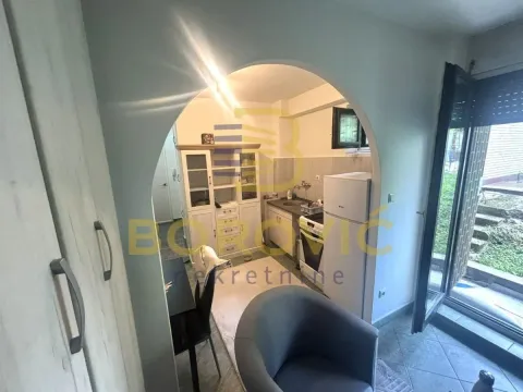 Rent, studio apartment, 24m², Vračar Hram, Vračar Sve Podlokacije - image 5