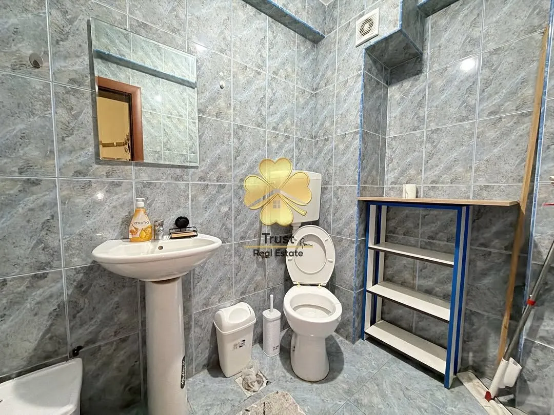 Izdavanje, trosoban stan, 80m², Krivi Most, Podgorica