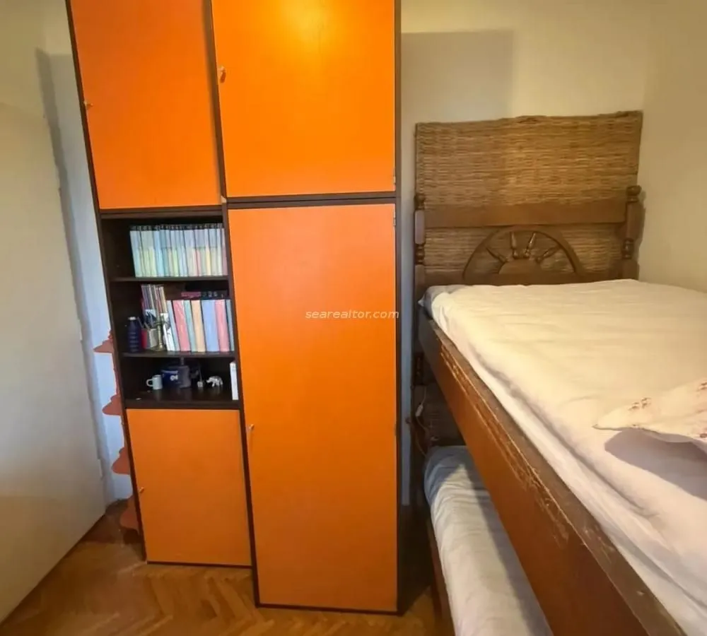 Izdavanje, dvosoban stan, 100m², Centar, Tivat