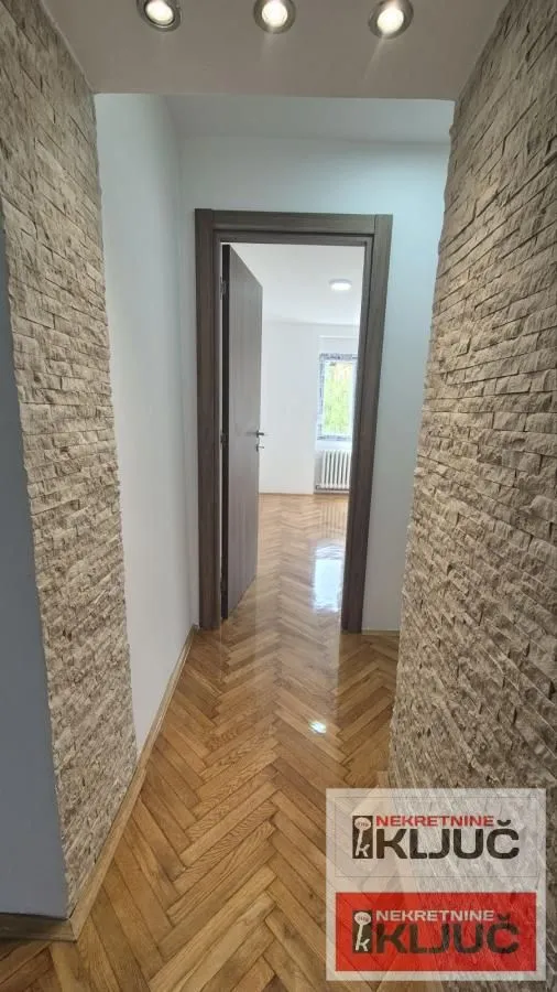 Prodaja, trosoban stan, 58m², Cara Dušana, Novi Sad Sve Podlokacije
