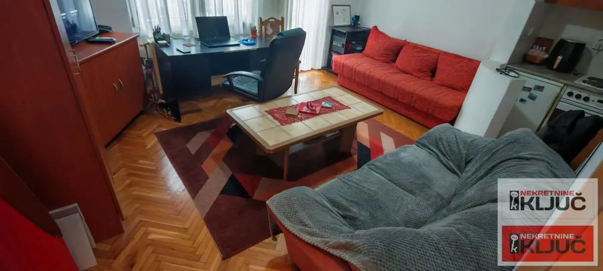 Izdavanje, jednosoban stan, 25m², Centar, Novi Sad