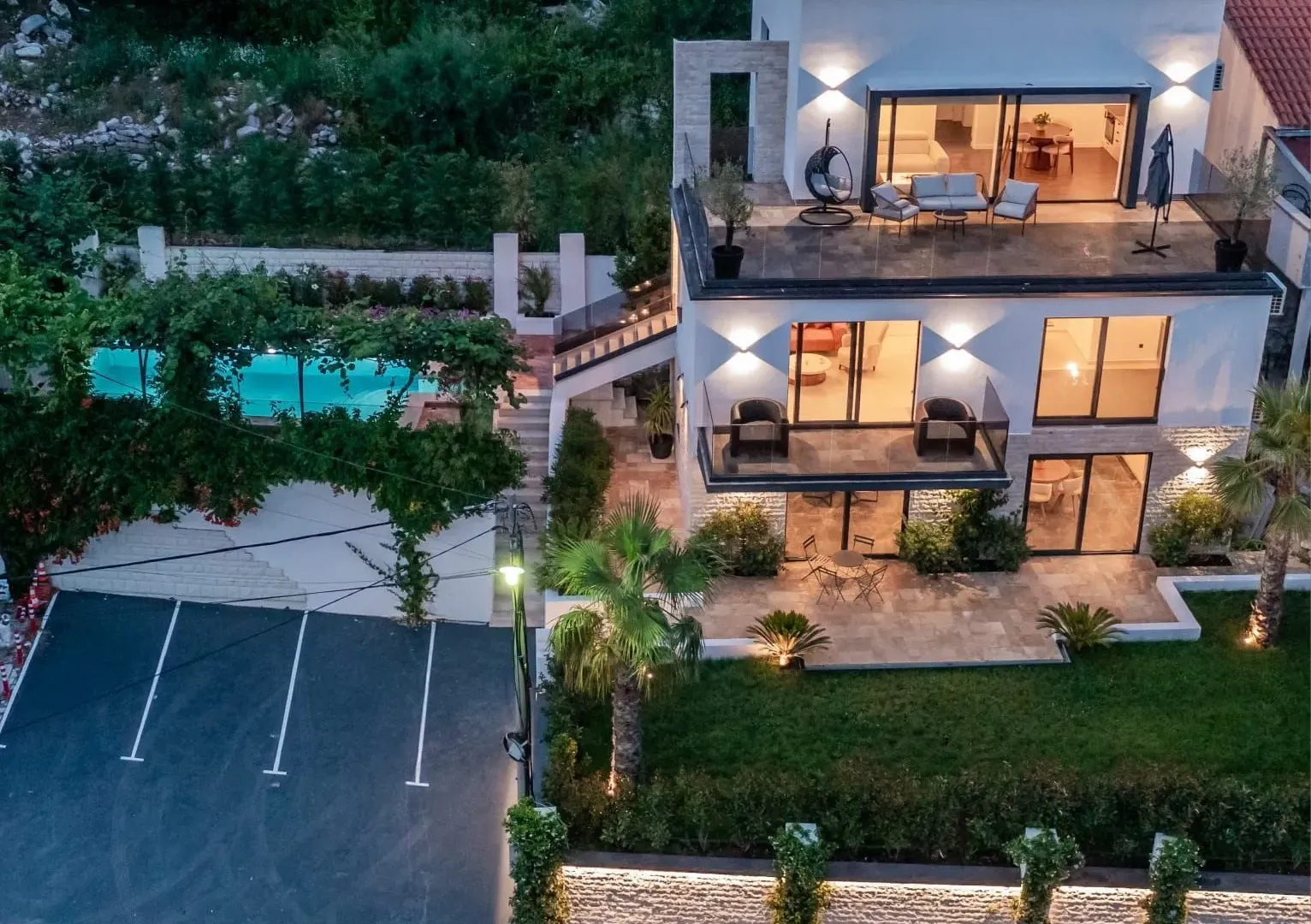 Rent, house, 300m², Markovići, Budva