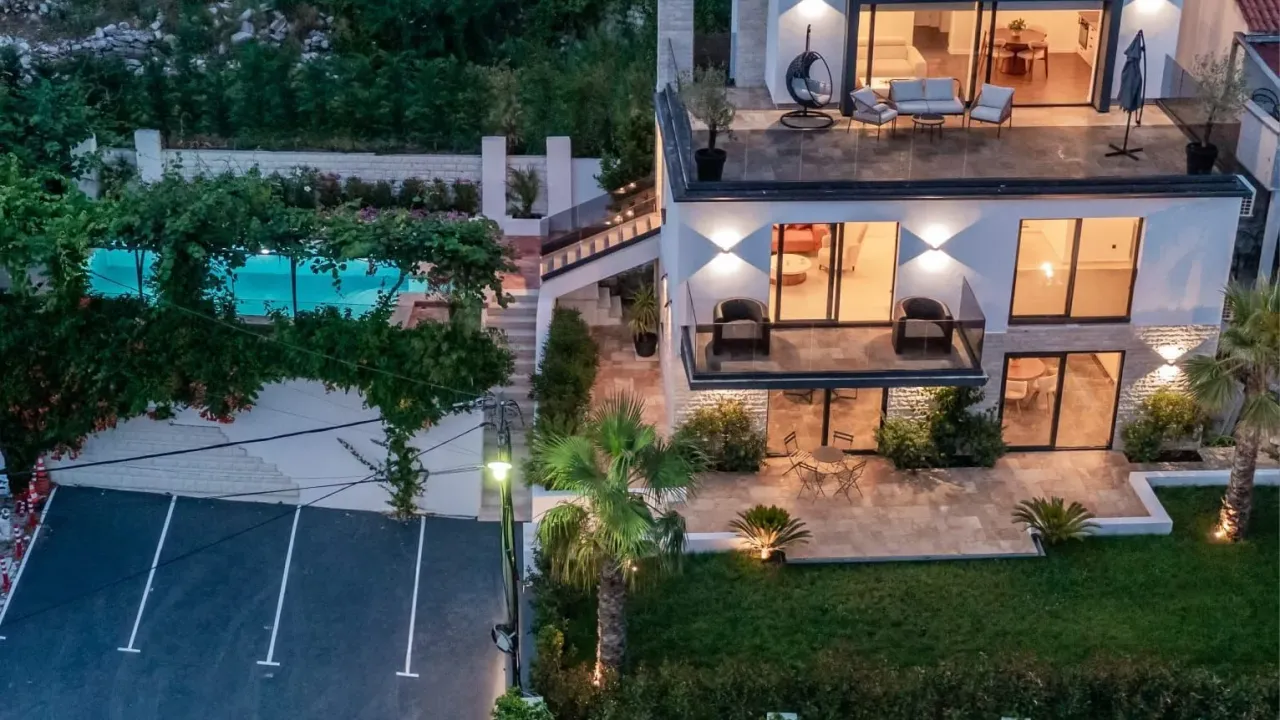 Rent, house, 300m², Markovići, Budva