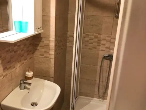 Izdavanje, jednosoban stan, 47m², Budva, Crna Gora - image 10