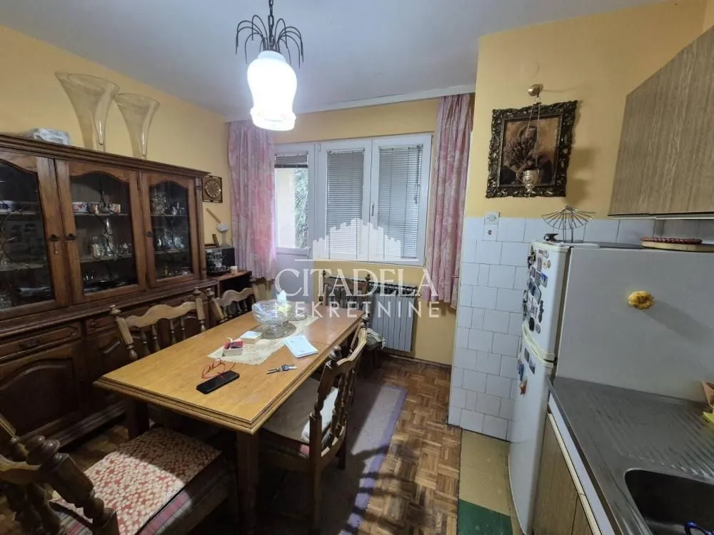 Izdavanje, dvosoban stan, 56m², Čukarica, Beograd