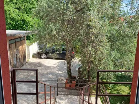 Izdavanje, dvosoban stan, 70m², Radanovići, Kotor - image 12