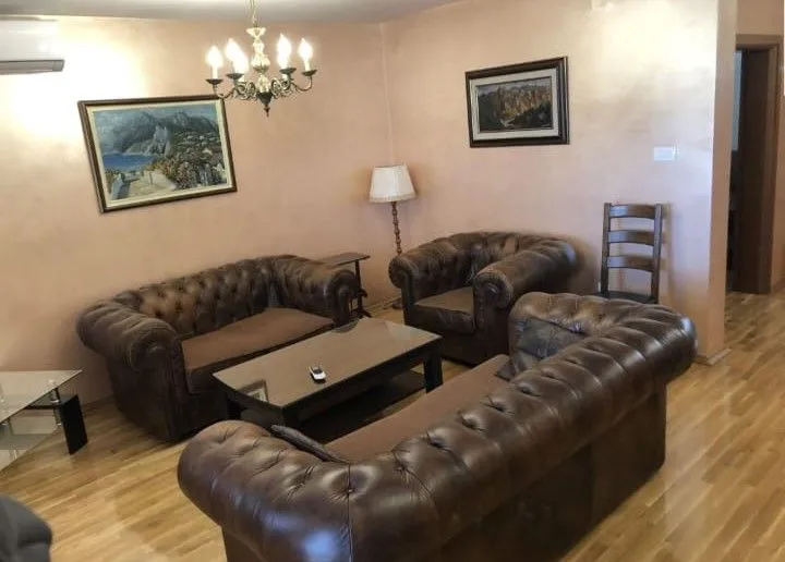 Rent, house, 220m², Konik, Podgorica