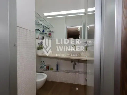 Sale, four bedroom apartment, 160m², Vračar Centar, Vračar Sve Podlokacije - image 12