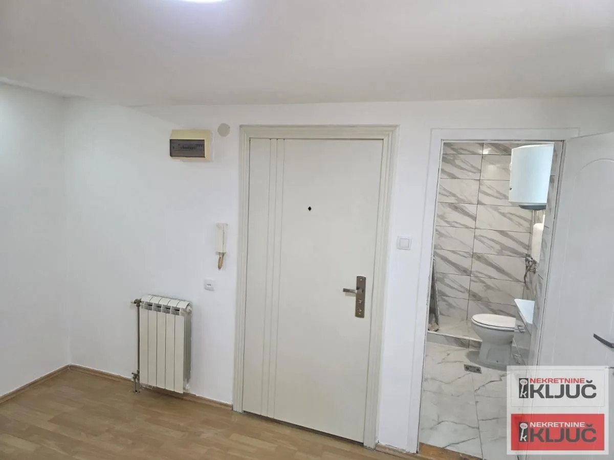 Prodaja, jednosoban stan, 33m², Socijalno, Novi Sad Sve Podlokacije