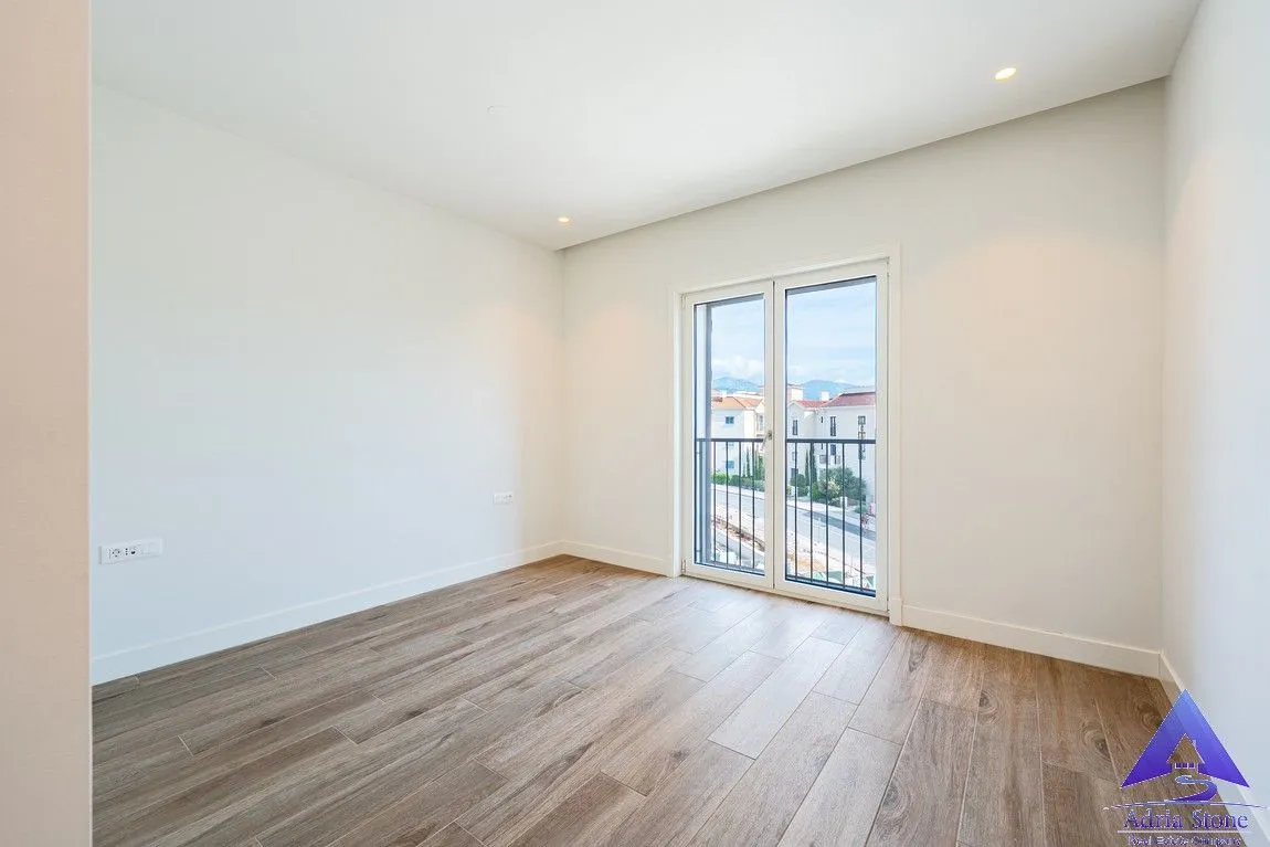Prodaja, dvosoban stan, 94m², Luštica, Tivat