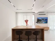 Izdavanje, kuća, 330m², Centar, Tivat - image 4