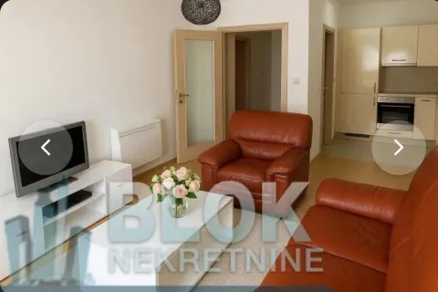 Rent, two bedroom apartment, 71m², City Kvart, Podgorica - image 6