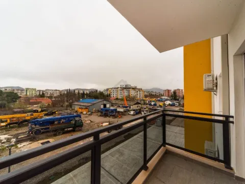 Rent, two bedroom apartment, 66m², Pobrežje, Podgorica - image 4