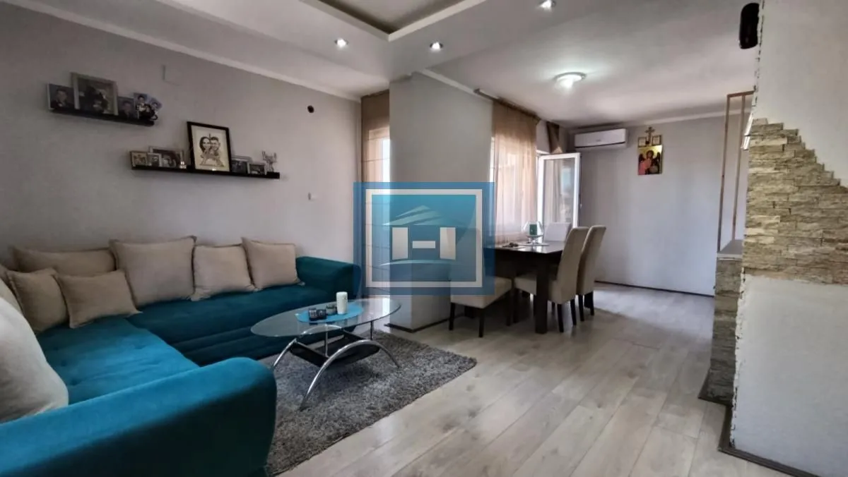 Prodaja, trosoban stan, 83m², Vašarište, Jagodina