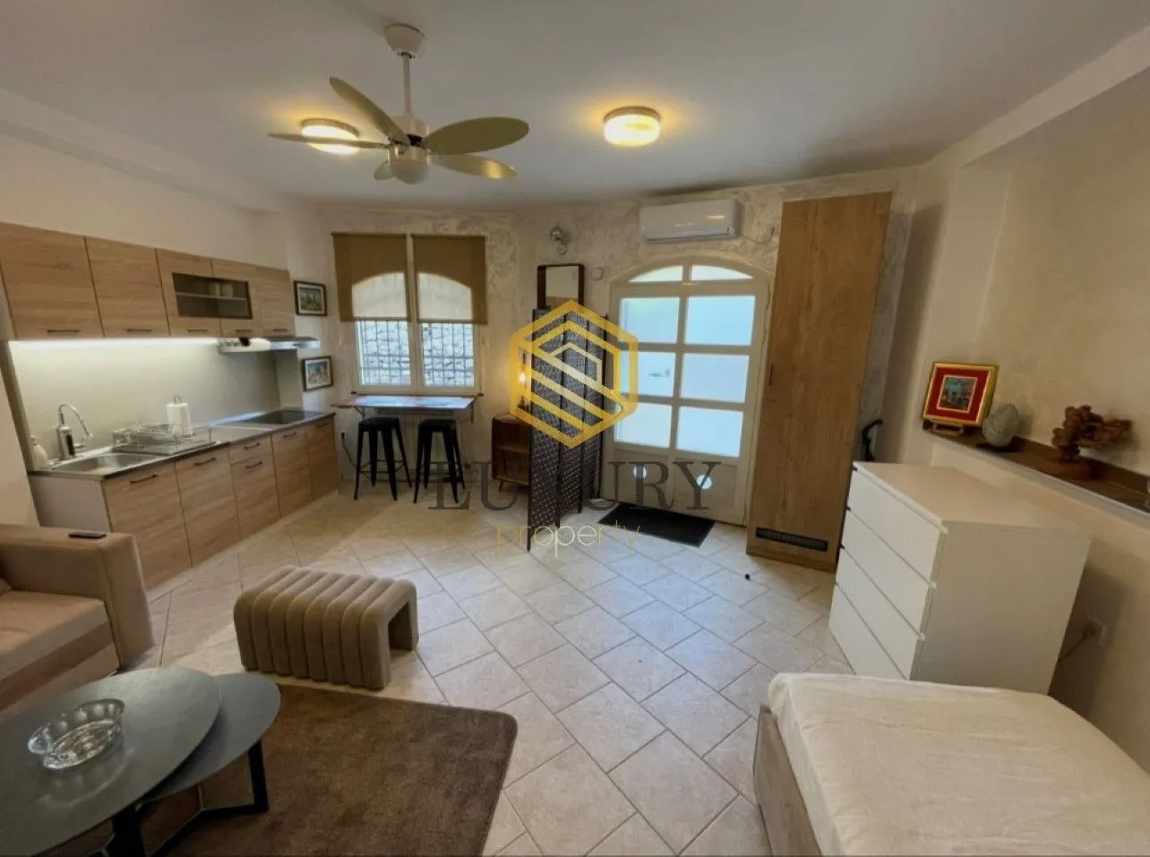 Rent, studio apartment, 30m², Stara Varoš, Podgorica