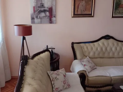 Prodaja, dvosoban stan, 64m², Pejton, Podgorica - image 2