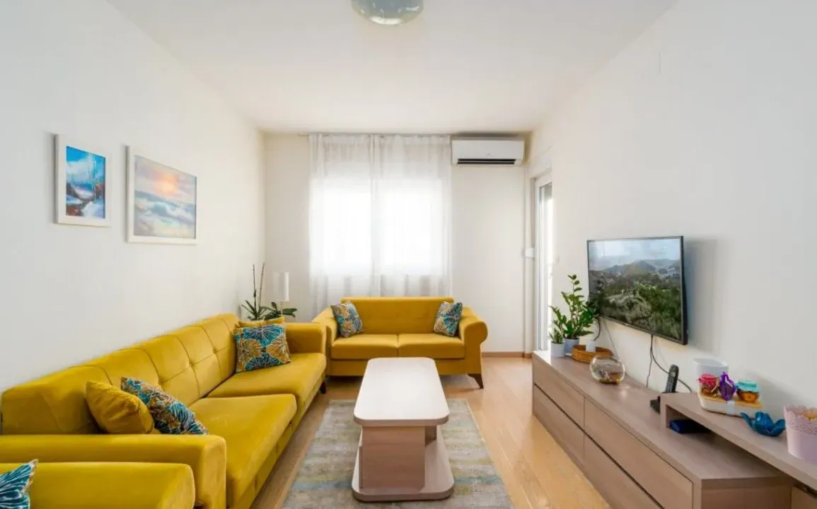 Izdavanje, dvosoban stan, 72m², City Kvart, Podgorica