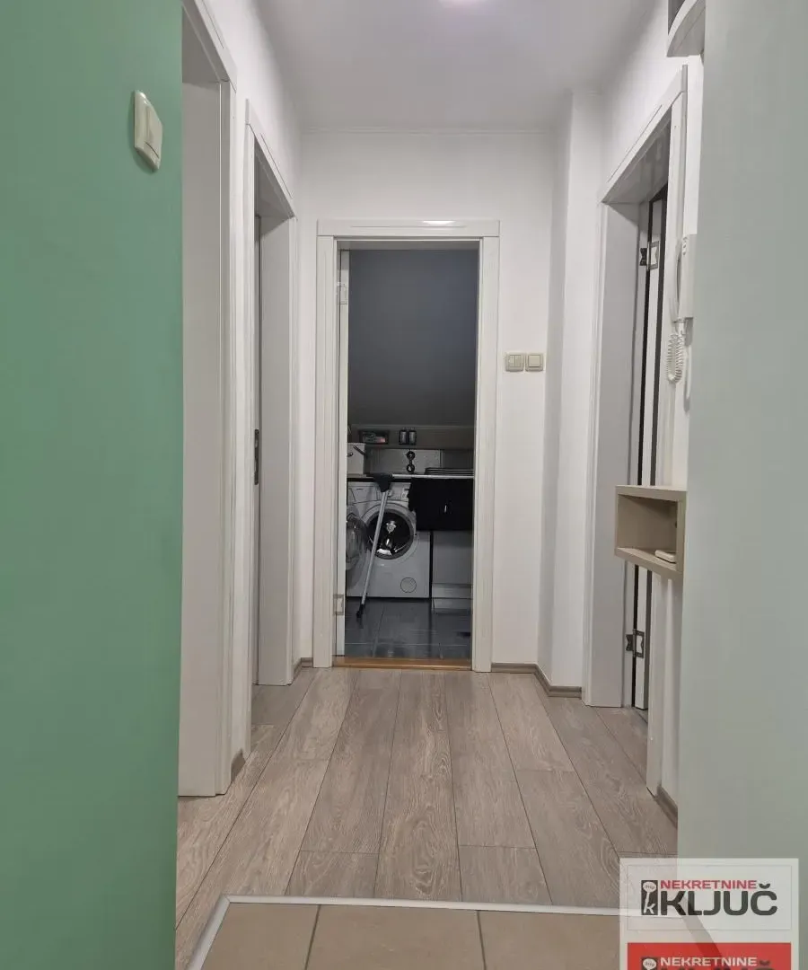 Prodaja, četvorosoban stan, 119m², Nova Detelinara, Novi Sad Sve Podlokacije
