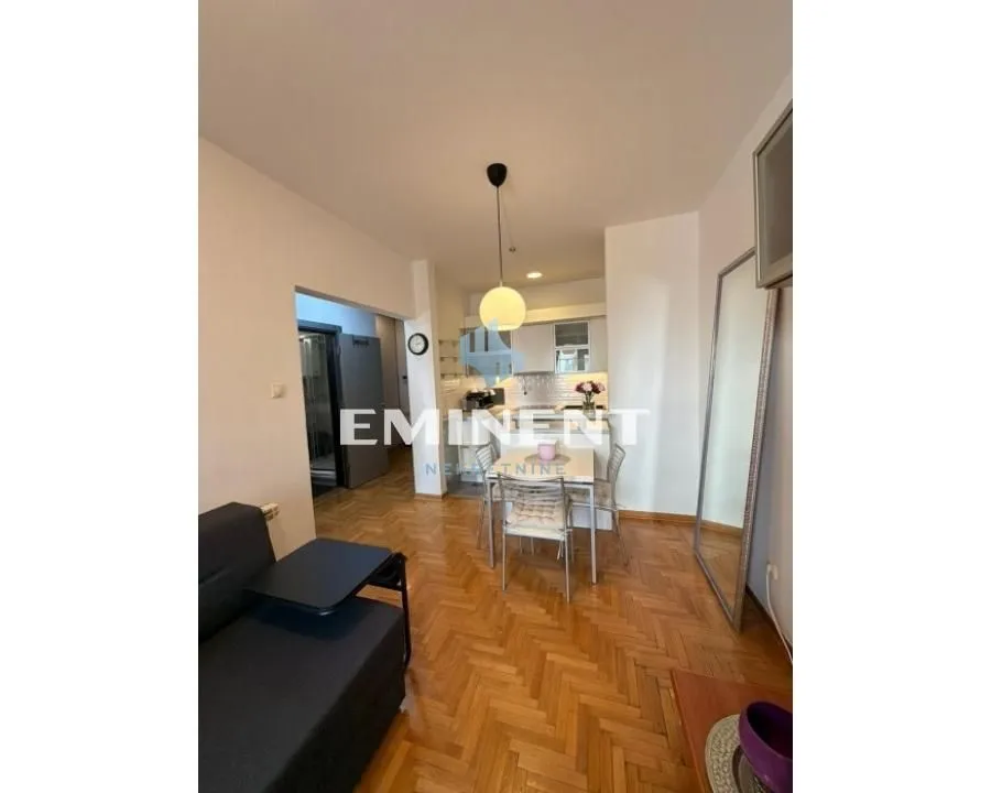 Rent, two bedroom apartment, 41m², Neimar, Vračar Sve Podlokacije