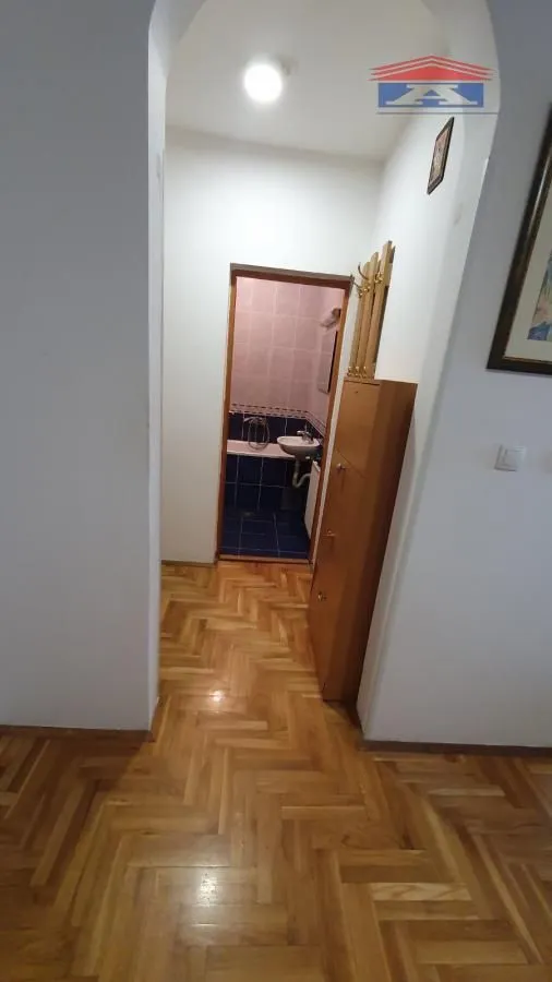 Izdavanje, jednosoban stan, 35m², Grbavica, Novi Sad Sve Podlokacije