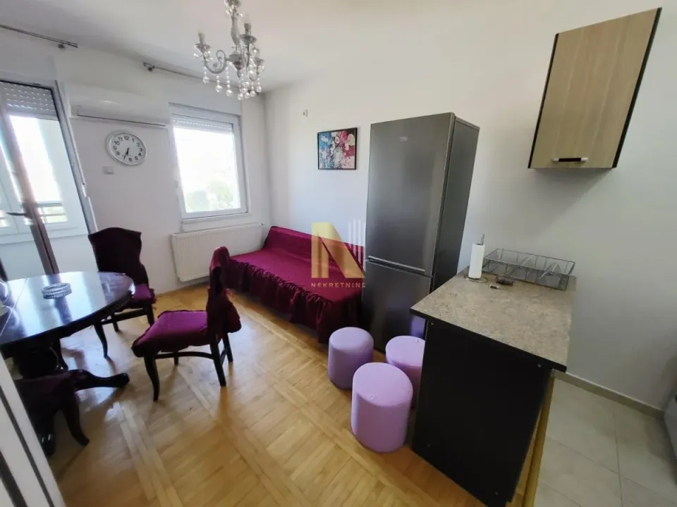 Prodaja, garsonjera, 24m², Salajka, Novi Sad Sve Podlokacije