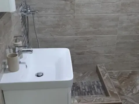 Izdavanje, trosoban stan, 105m², Centar, Novi Sad - image 14