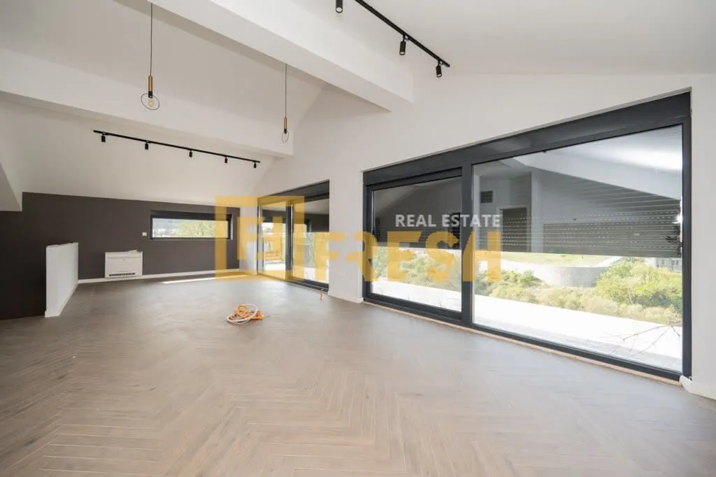 Rent, house, 214m², Stara Varoš, Podgorica