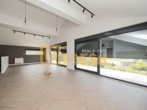 Izdavanje, kuća, 214m², Stara Varoš, Podgorica - image 15